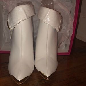 Western vibes Booties